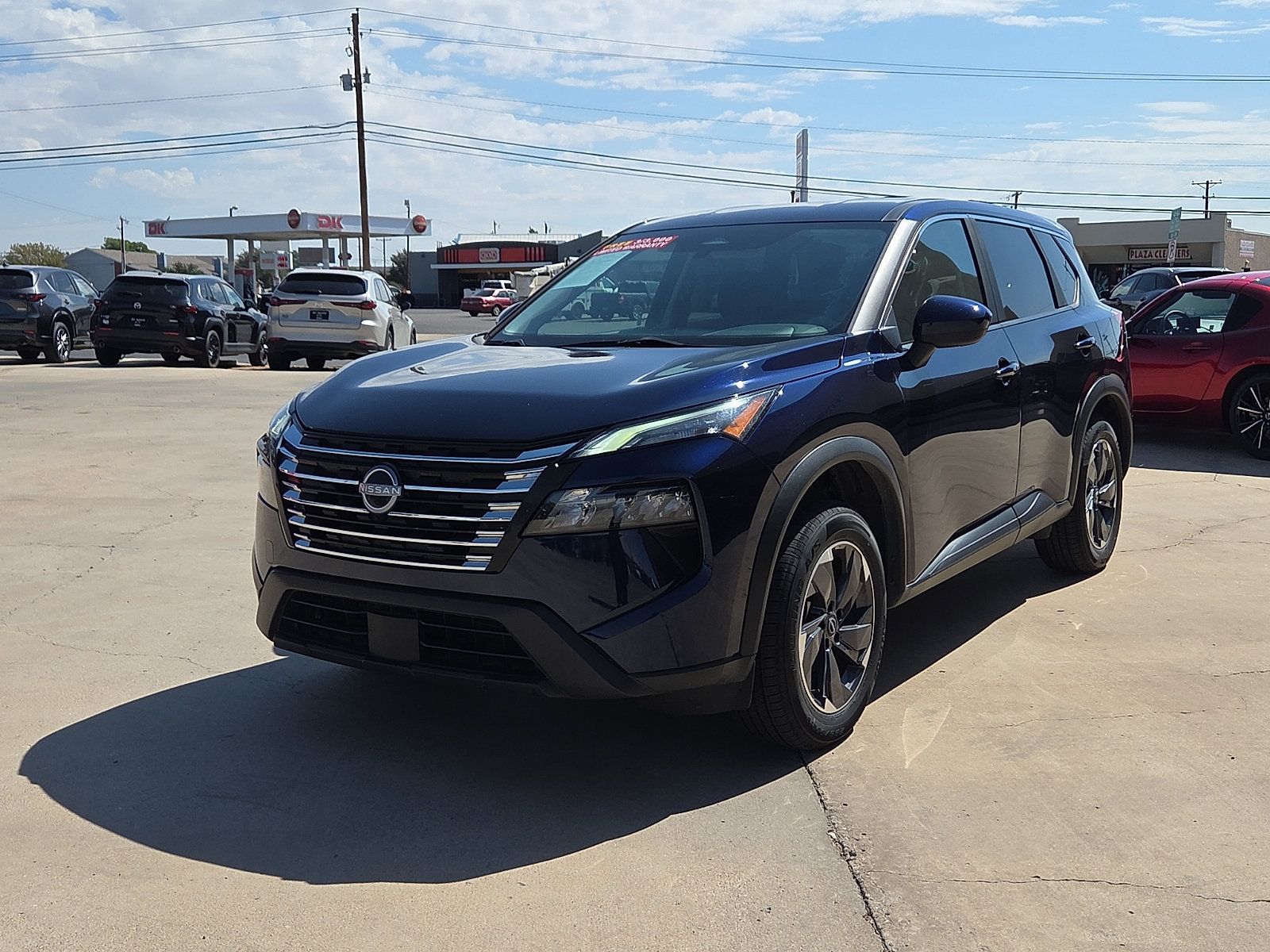 Used 2024 Nissan Rogue SV FWD image 2