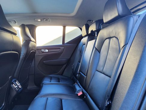 Used 2023 Volvo XC40 B4 Ultimate image 48