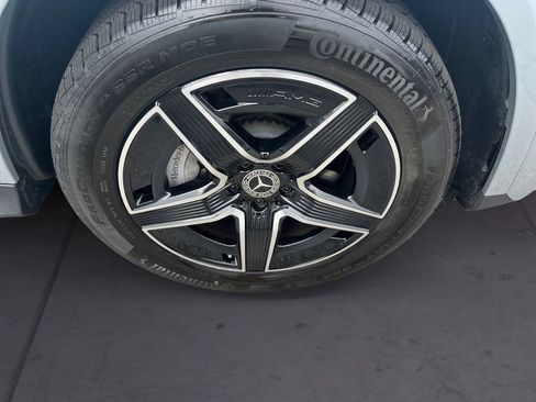 Used 2025 Mercedes-Benz GLC 350e 4MATIC image 14