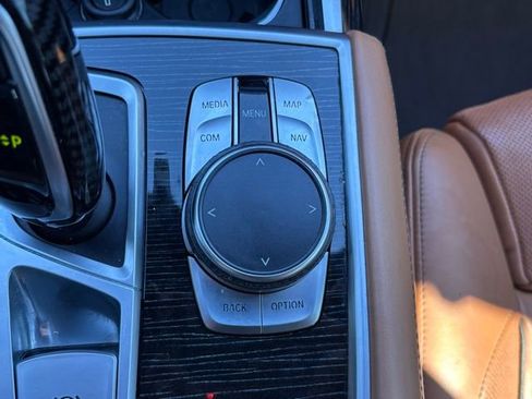 Used 2019 BMW 750i image 31