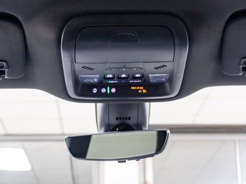 Used 2024 Buick Enclave Essence w/ Experience Buick Package image 18