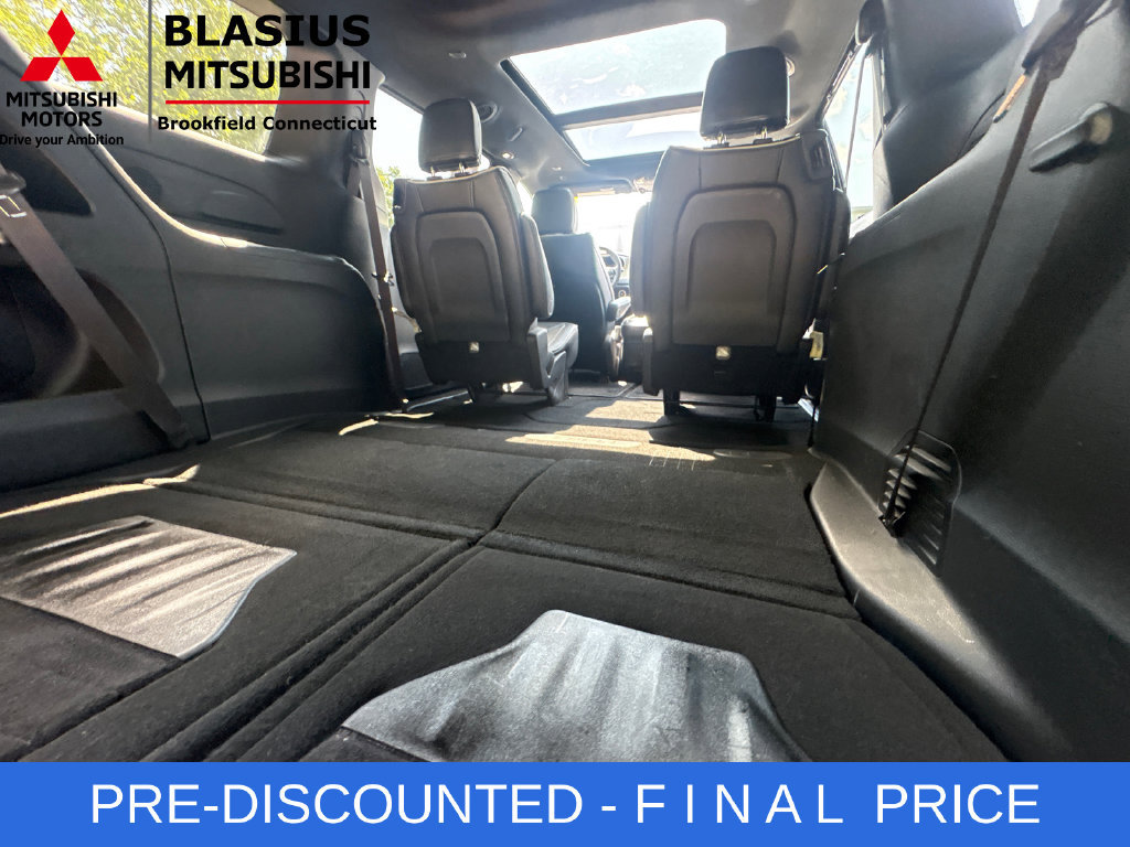 Used 2023 Chrysler Pacifica Limited w/ S Appearance Package FWD image 37