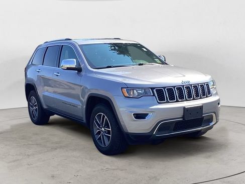 Used 2018 Jeep Grand Cherokee Limited AWD/4WD image 7