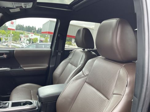 Certified 2022 Toyota Tacoma Limited AWD/4WD image 20