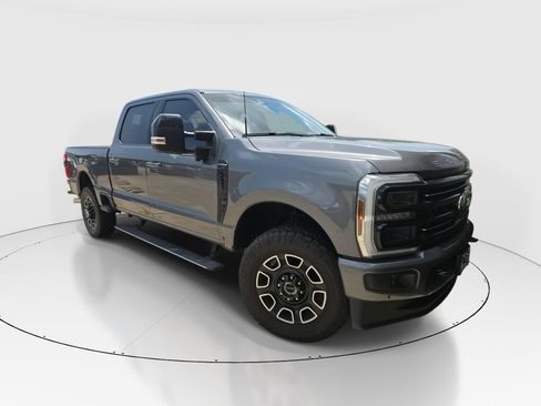 Used 2025 Ford F250 Platinum w/ FX4 Off-Road Package AWD/4WD image 1