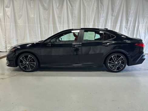Used 2025 Toyota Camry XSE FWD image 4