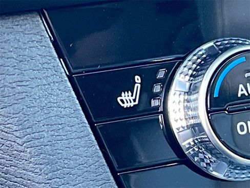 New 2025 Mitsubishi Outlander SE image 21