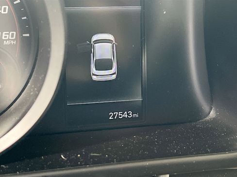 Used 2023 Hyundai Elantra SEL image 12