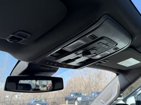 Used 2023 Chevrolet Suburban Z71 w/ Z71 Off-Road Package image 26