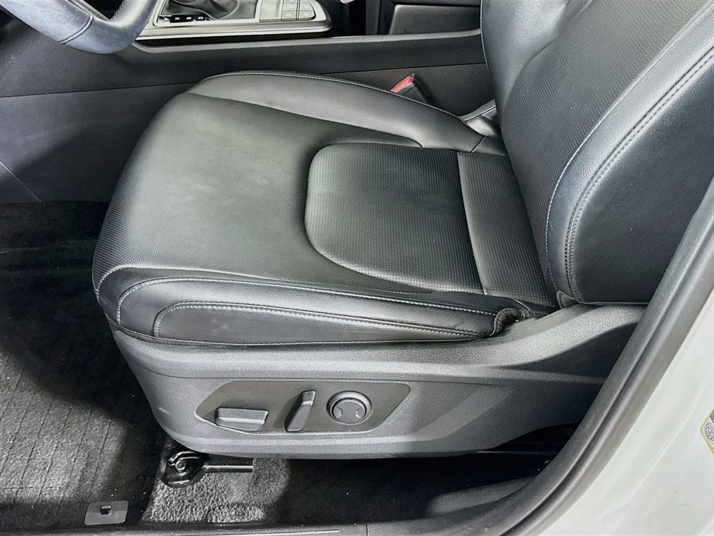 Certified 2026 Kia Sportage EX AWD/4WD image 26