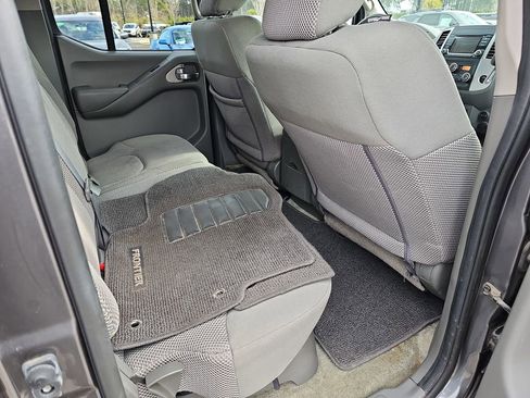 Used 2017 Nissan Frontier SV w/ SV Value Truck Package image 14