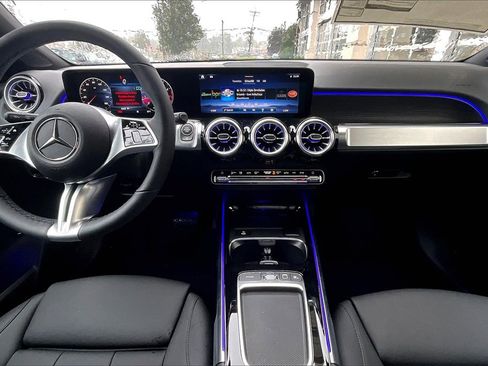 New 2026 Mercedes-Benz GLB 250 4MATIC image 5