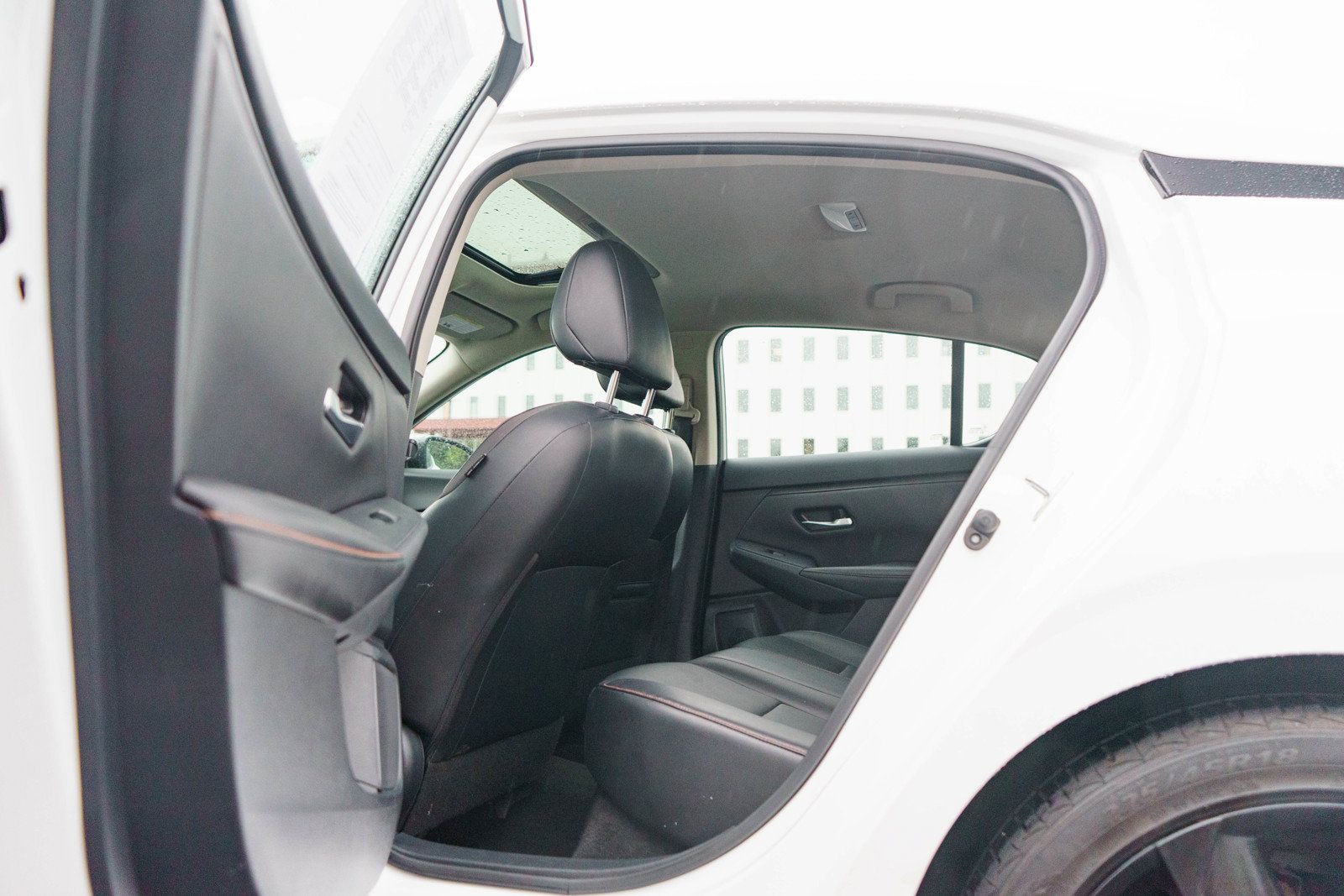 Used 2022 Nissan Sentra SR w/ SR Premium Package FWD image 14