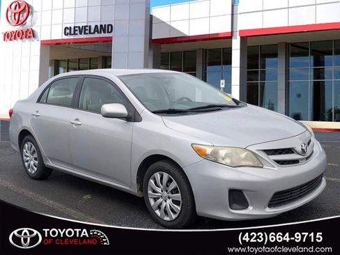 Used 2012 Toyota Corolla LE FWD image 1