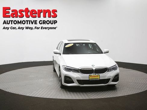 Used 2022 BMW 330i xDrive Sedan w/ M Sport Package image 53