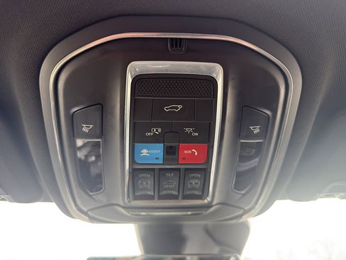 Used 2025 Jeep Grand Cherokee L Limited w/ Luxury Tech Group II AWD/4WD image 23
