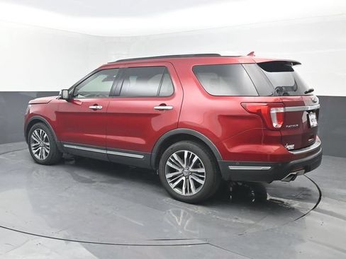 Used 2018 Ford Explorer Platinum AWD/4WD image 3