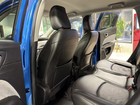 Used 2022 Jeep Compass Latitude image 32