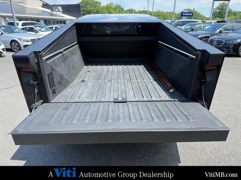 Used 2024 Tesla Cybertruck AWD Crew Cab image 24