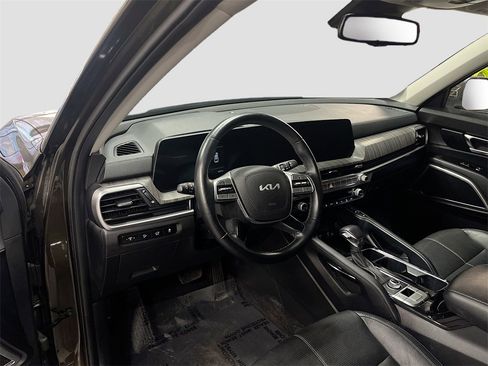 Used 2023 Kia Telluride EX image 9