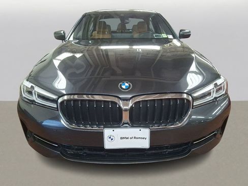 Certified 2022 BMW 530i xDrive w/ Convenience Package image 2