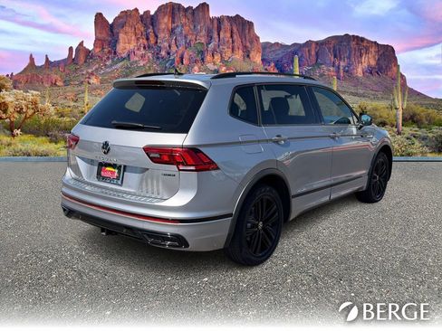Used 2022 Volkswagen Tiguan SE R-Line image 8