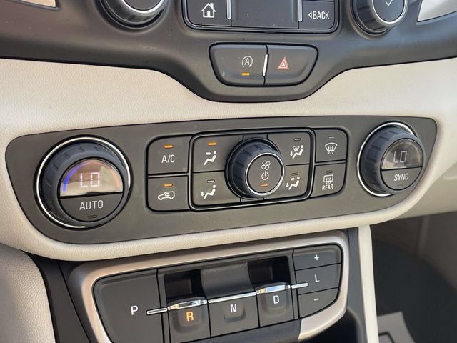 Used 2024 GMC Terrain Denali AWD/4WD image 33