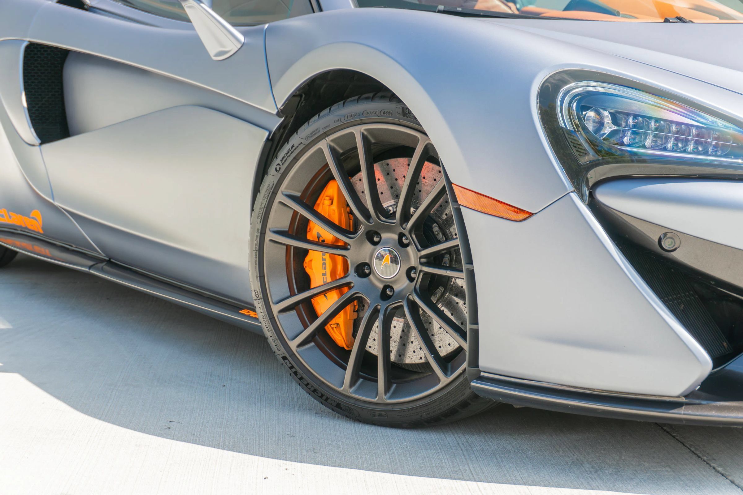 Used 2017 McLaren 570S Coupe RWD image 30