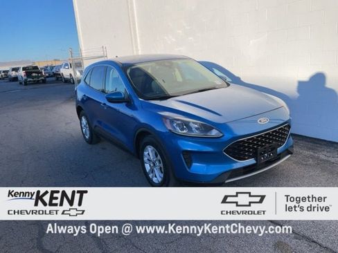 Used 2020 Ford Escape SE image 1