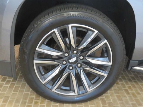 Used 2018 Cadillac Escalade Luxury AWD/4WD image 7
