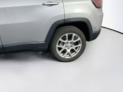 Used 2022 Jeep Compass Latitude w/ Sun and Sound Group AWD/4WD image 29