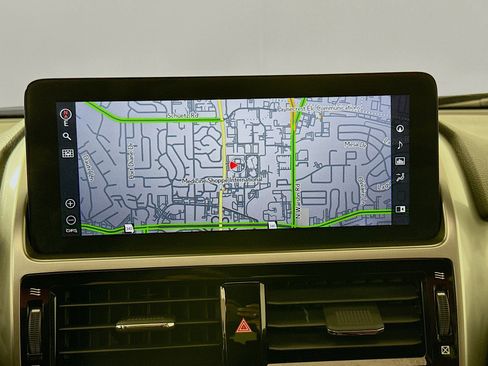 Used 2022 Lexus GX 460 Premium w/ Accessory Package image 16