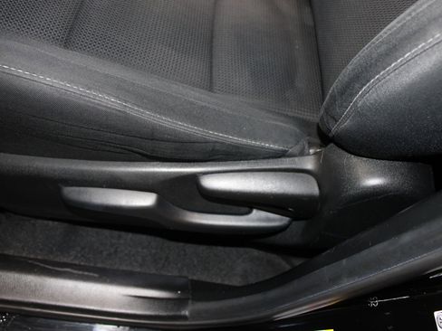 Used 2018 Toyota RAV4 XLE w/ Plus Extra Value Package image 8