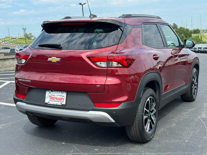 Used 2025 Chevrolet TrailBlazer LT w/ Convenience Package FWD image 3