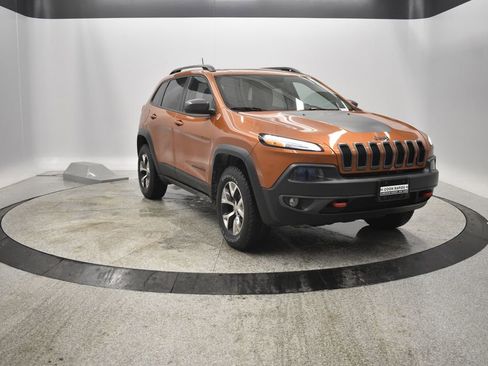 Certified 2016 Jeep Cherokee Trailhawk w/ Comfort/Convenience Group image 14