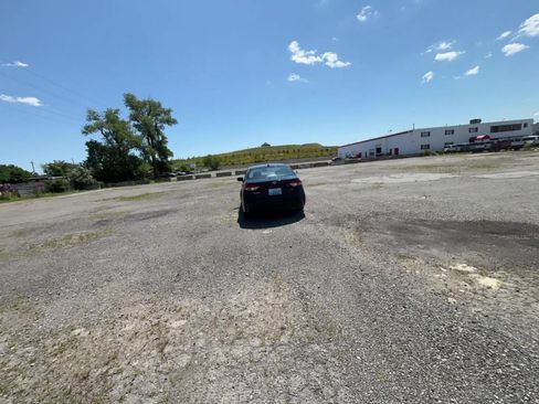 Used 2025 Toyota Corolla LE FWD image 13