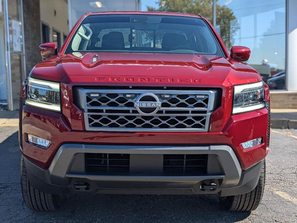 Used 2024 Nissan Frontier SL w/ Technology Package AWD/4WD image 3