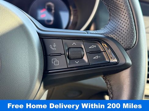 Used 2024 Alfa Romeo Giulia Ti image 22