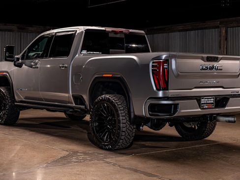 Used 2026 GMC Sierra 3500 AT4 w/ AT4 Premium Plus Package AWD/4WD image 7