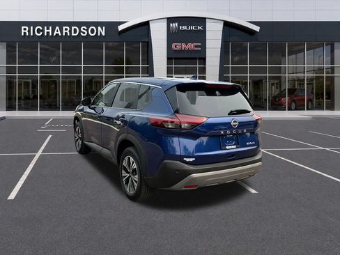 Used 2023 Nissan Rogue SV AWD/4WD image 3