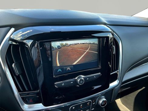 Used 2018 Chevrolet Traverse LT FWD image 14