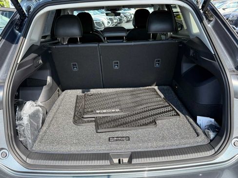 Used 2026 Volkswagen Tiguan SE w/ Panoramic Sunroof Package AWD/4WD image 32