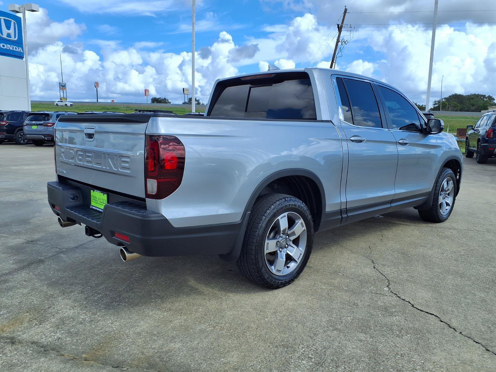 Used 2025 Honda Ridgeline RTL image 2