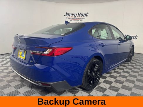 Used 2025 Toyota Camry SE w/ Convenience Package FWD image 7