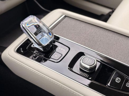 New 2026 Volvo XC90 B6 Ultra w/ Protection Package AWD/4WD image 19
