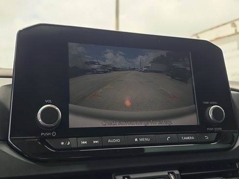 Used 2024 Nissan Pathfinder S FWD image 32