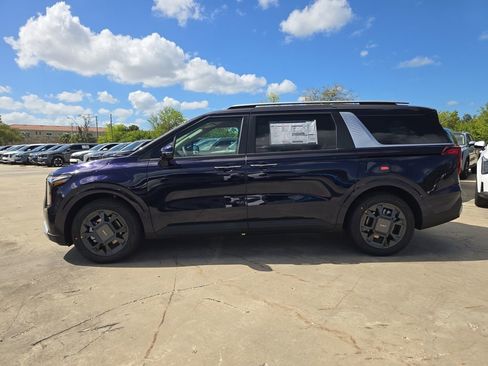 New 2026 Kia Carnival EX FWD image 5