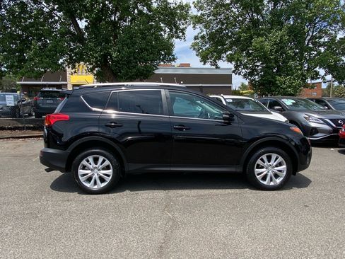 Used 2014 Toyota RAV4 Limited w/ Technology Package AWD/4WD image 2