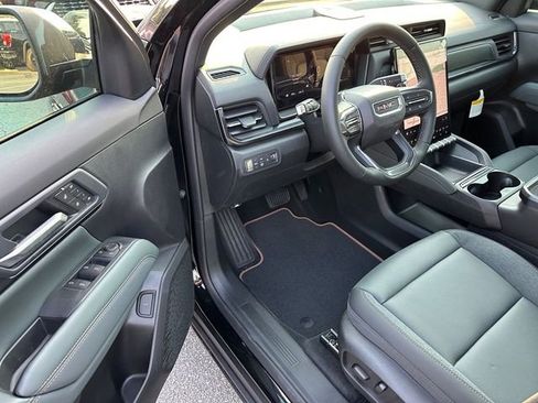 New 2026 GMC Terrain AT4 w/ Convenience Package III image 17