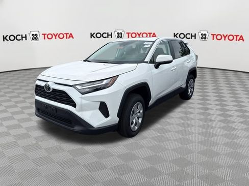 Used 2025 Toyota RAV4 LE AWD/4WD image 3